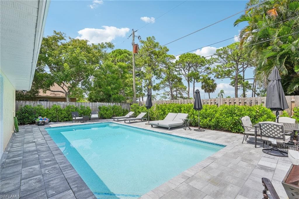 705 103rd Ave N, Naples, FL 34108-30