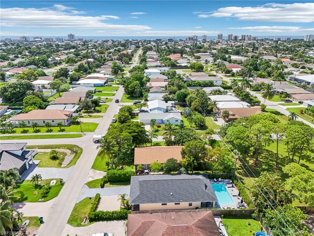 705 103rd Ave N, Naples, FL 34108-33