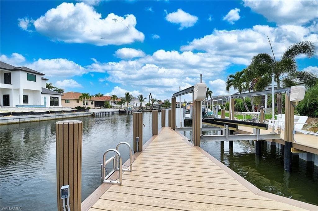 1061 Bonita Ct, Marco Island, FL 34145-34