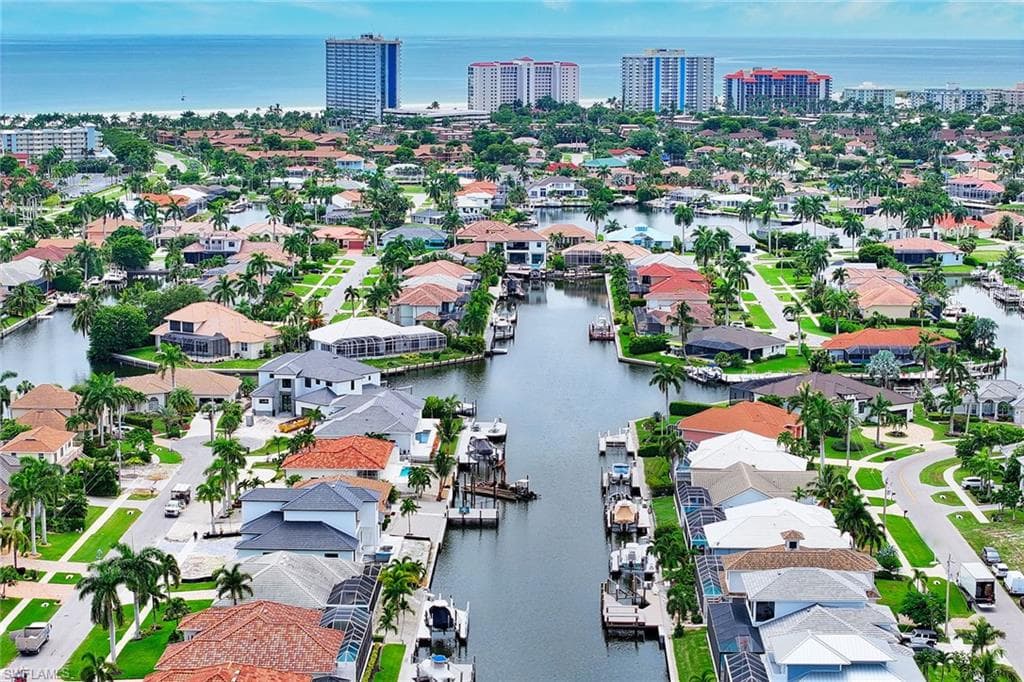 1061 Bonita Ct, Marco Island, FL 34145-45