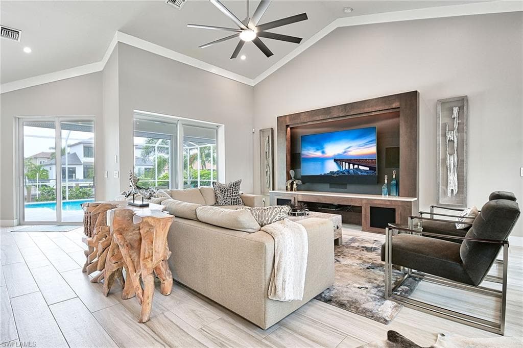 1061 Bonita Ct, Marco Island, FL 34145-4