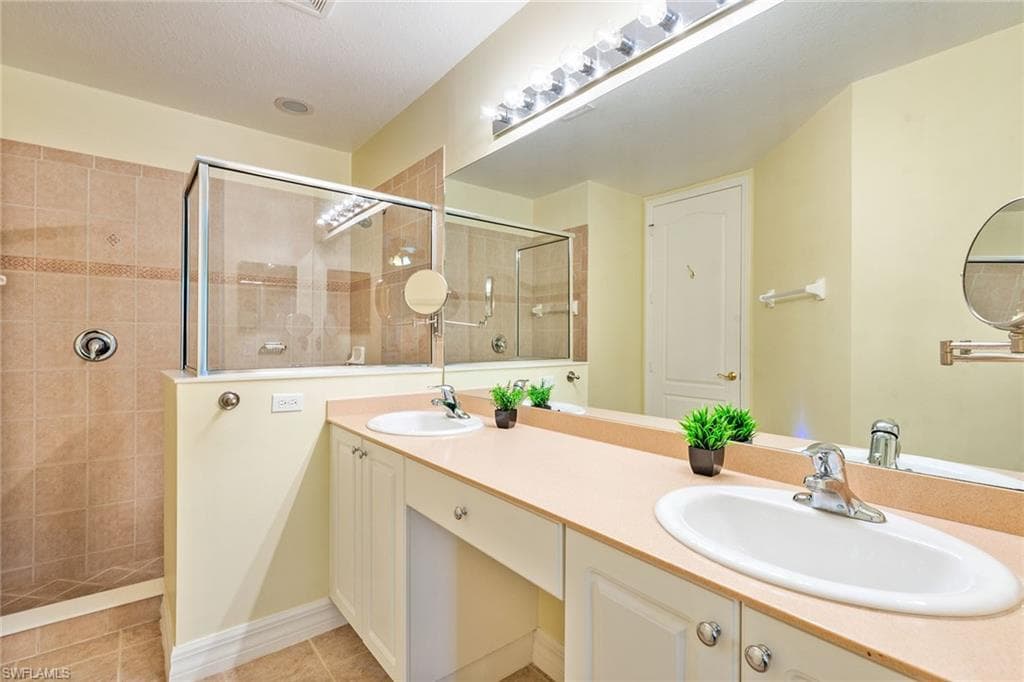 6031 Jonathans Bay Cir 401, Fort Myers, FL 33908-15