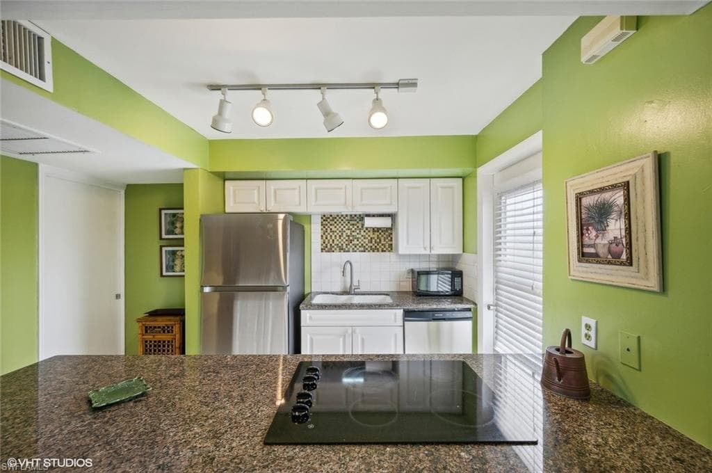 1550 Gulf Shore Blvd N 6w, Naples, FL 34102-15