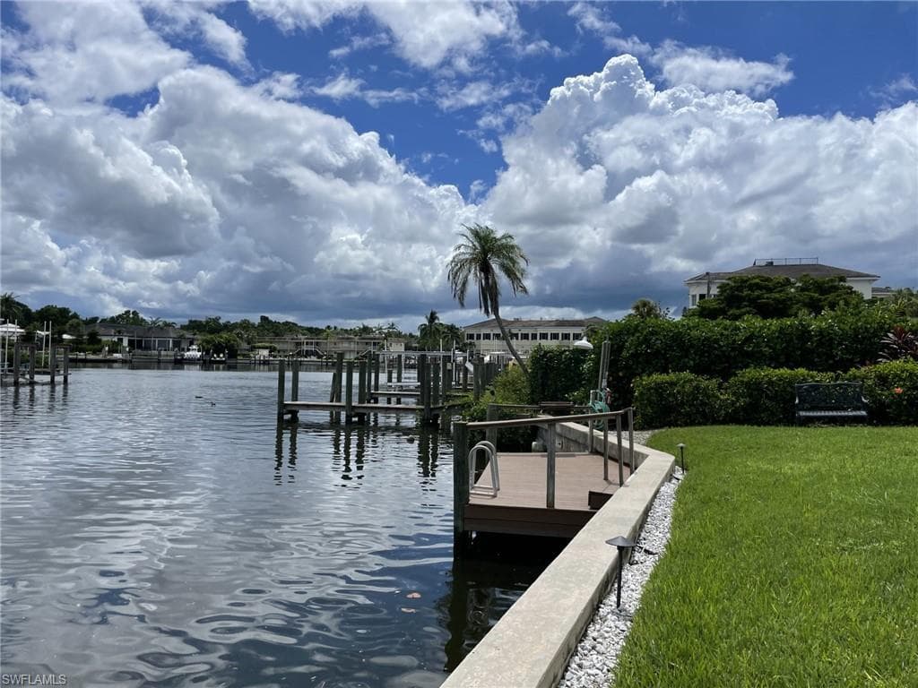 1550 Gulf Shore Blvd N 6w, Naples, FL 34102-22