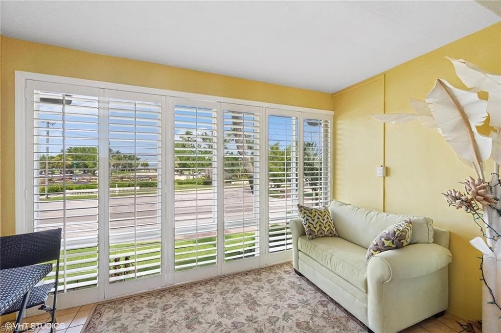 1550 Gulf Shore Blvd N 6w, Naples, FL 34102-1