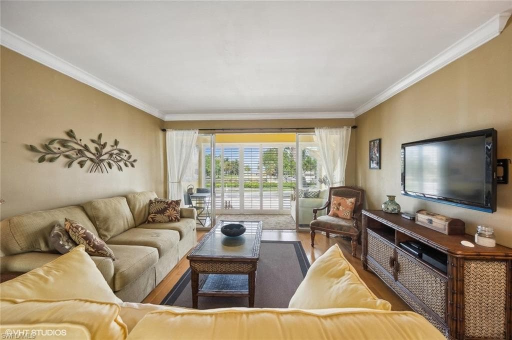 1550 Gulf Shore Blvd N 6w, Naples, FL 34102-6