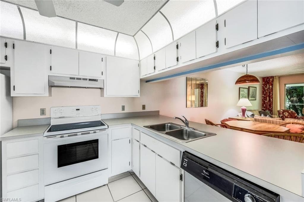 1704 Kings Lake Blvd 7, Naples, FL 34112-13