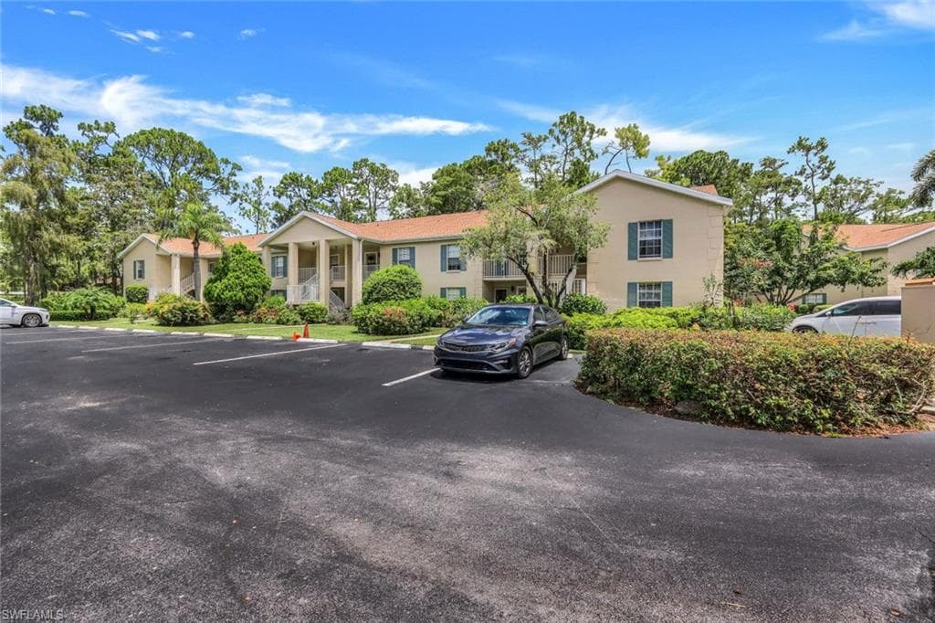 1704 Kings Lake Blvd 7, Naples, FL 34112-3