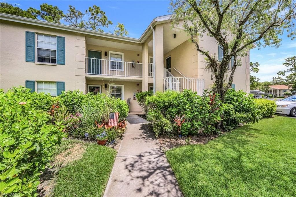 1704 Kings Lake Blvd 7, Naples, FL 34112-4
