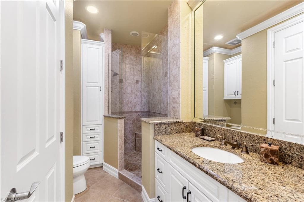 180 Seaview Ct 105, Marco Island, FL 34145-15