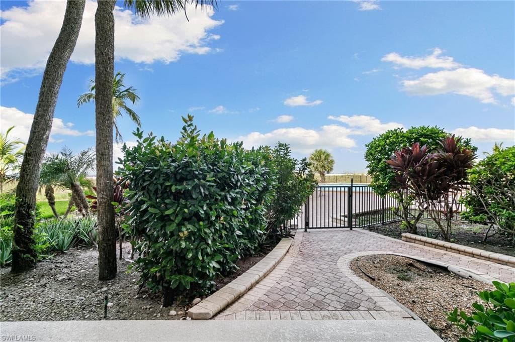 180 Seaview Ct 105, Marco Island, FL 34145-18