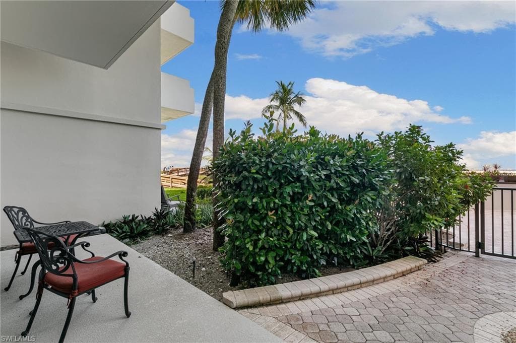 180 Seaview Ct 105, Marco Island, FL 34145-5