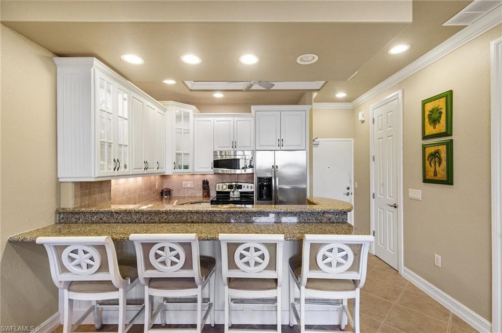 180 Seaview Ct 105, Marco Island, FL 34145-8