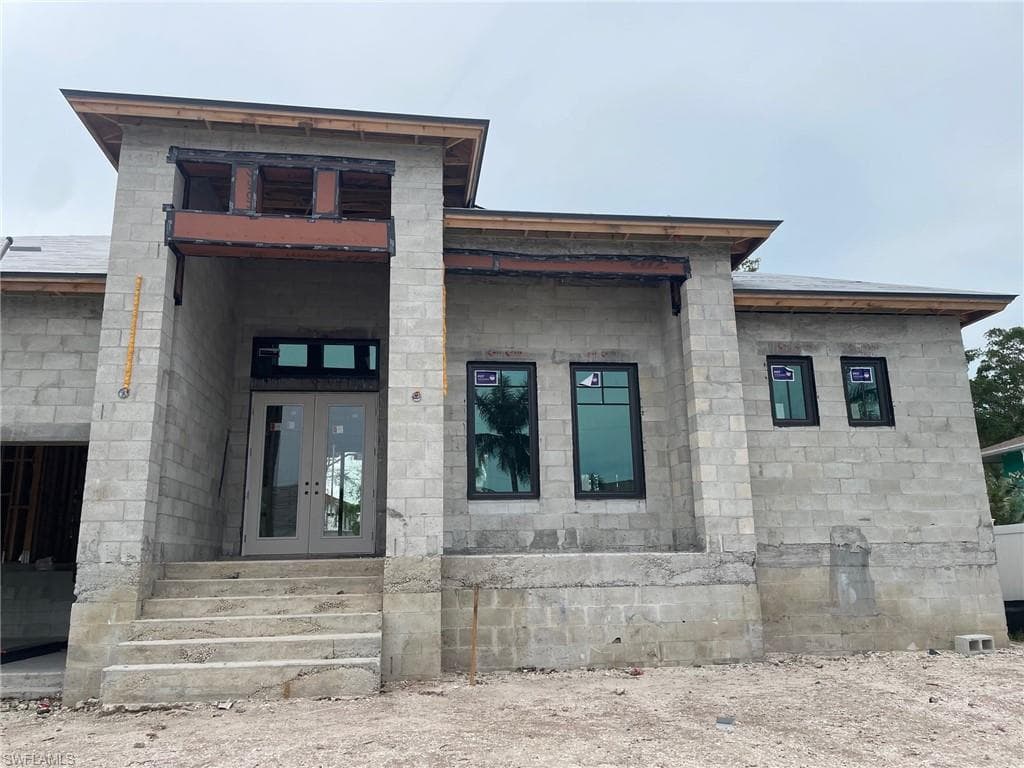82 Tahiti Rd, Marco Island, FL 34145-11