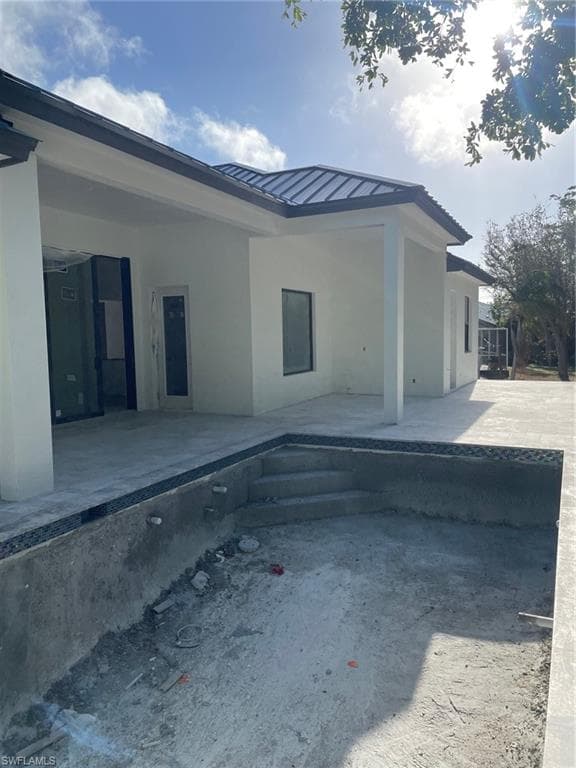 82 Tahiti Rd, Marco Island, FL 34145-6