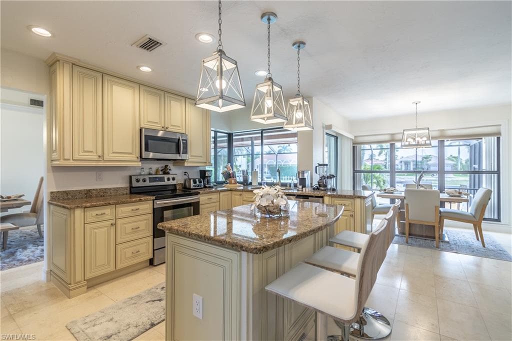 528 Tigertail Ct, Marco Island, FL 34145-13