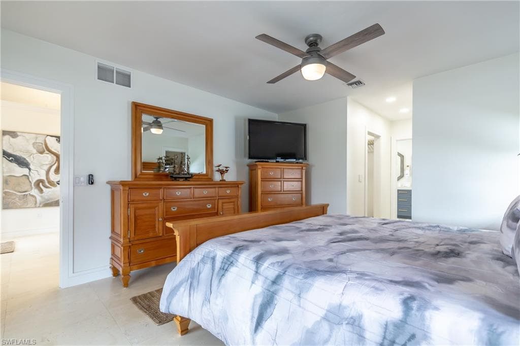 528 Tigertail Ct, Marco Island, FL 34145-24