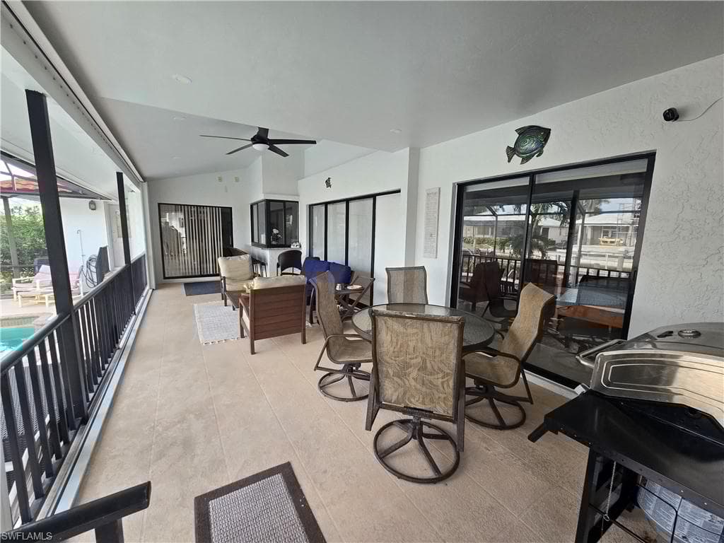 528 Tigertail Ct, Marco Island, FL 34145-34