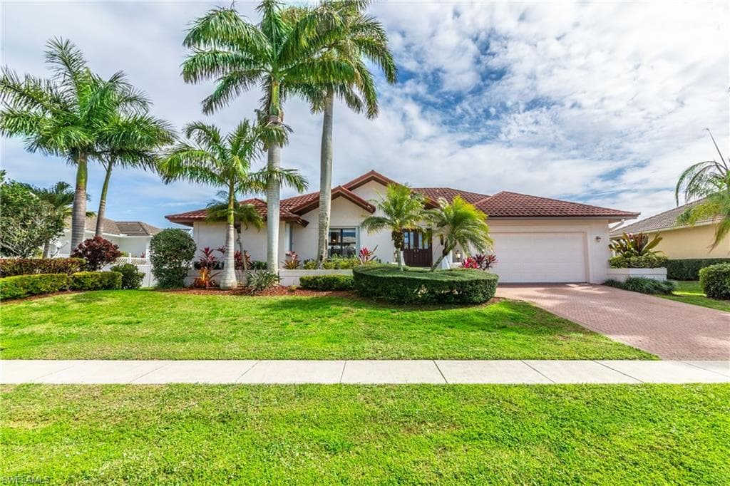 528 Tigertail Ct, Marco Island, FL 34145-3