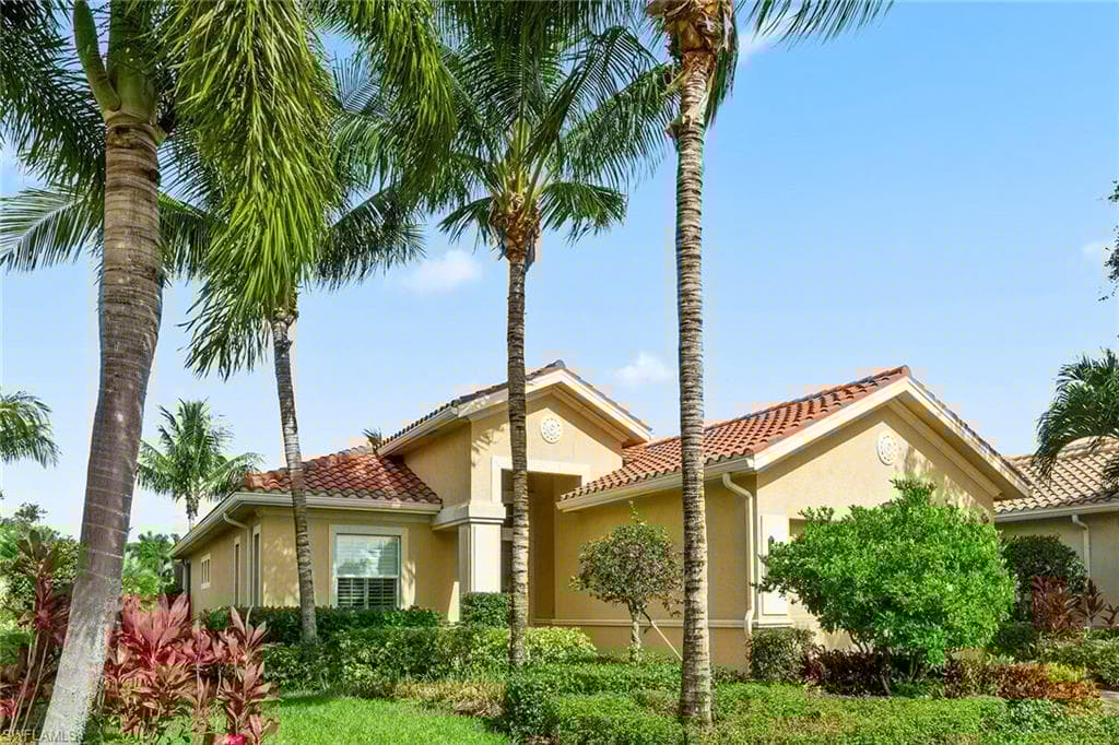 9197 Campanile Cir, Naples, FL 34114-1