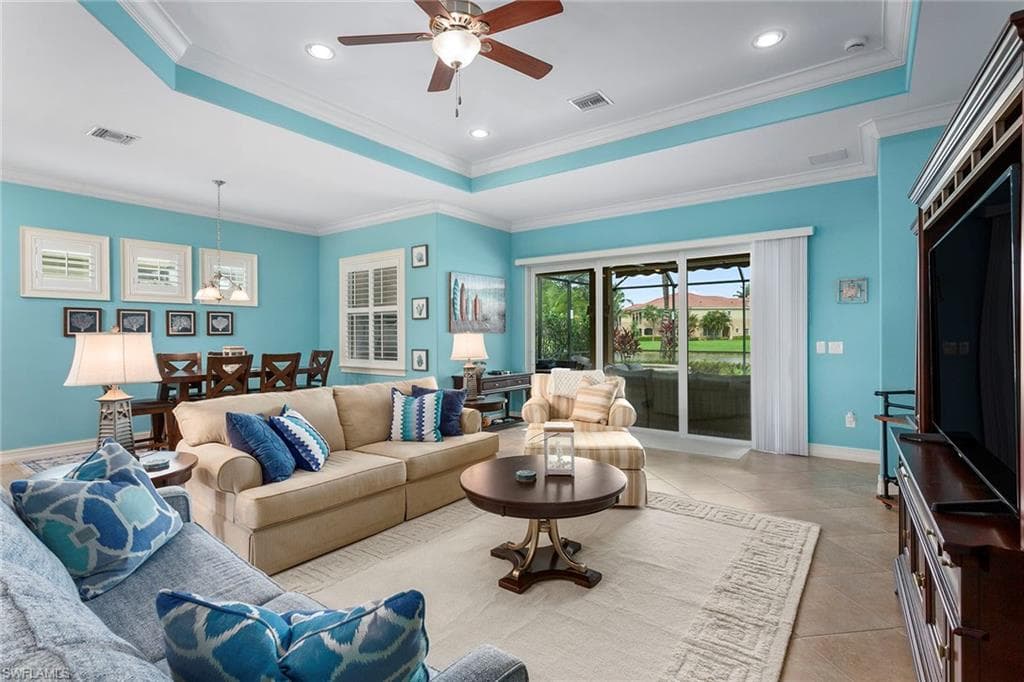 9197 Campanile Cir, Naples, FL 34114-4