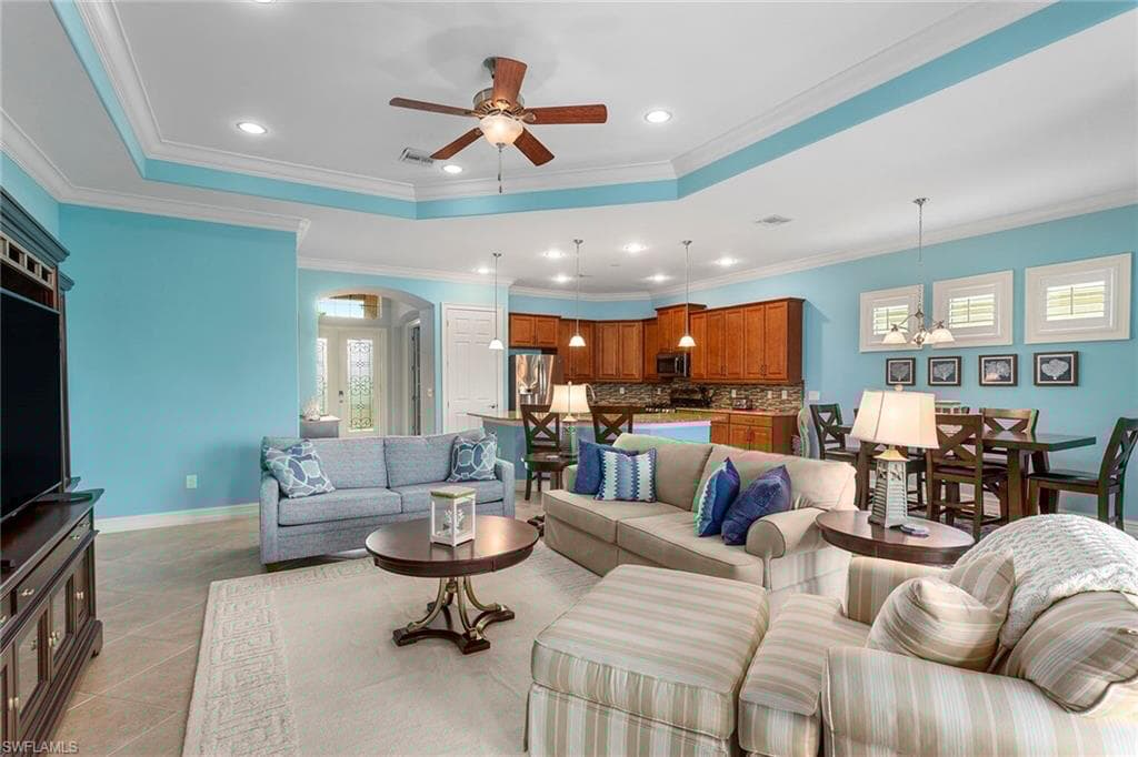 9197 Campanile Cir, Naples, FL 34114-5