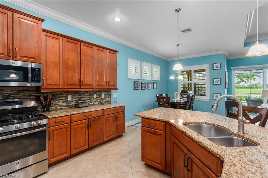 9197 Campanile Cir, Naples, FL 34114-6