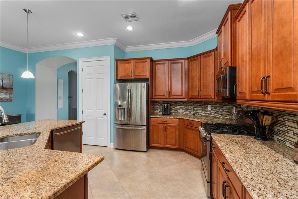 9197 Campanile Cir, Naples, FL 34114-7