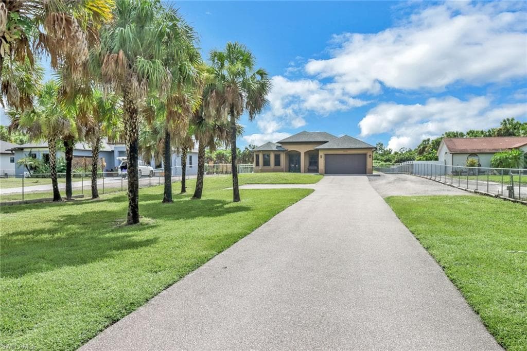 3170 Everglades Blvd S, Naples, FL 34117-4
