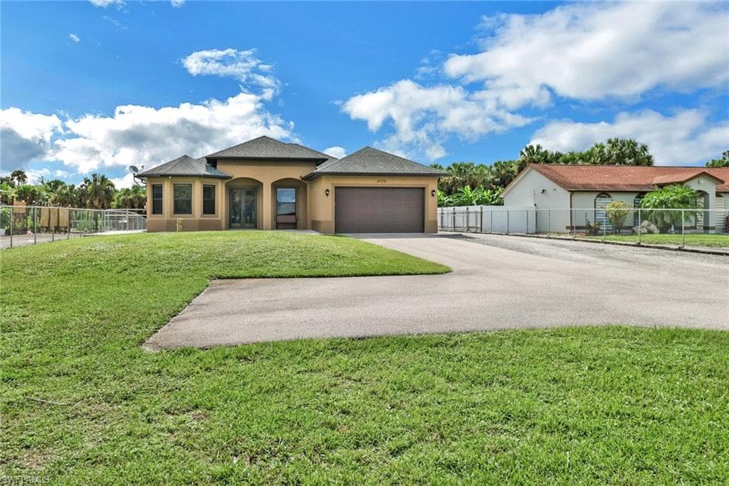 3170 Everglades Blvd S, Naples, FL 34117-5