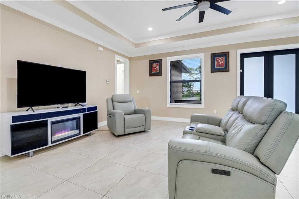 3170 Everglades Blvd S, Naples, FL 34117-8