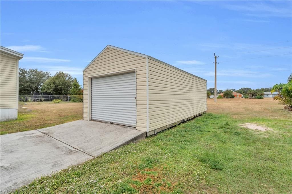 4185 Tanglewood Ln, Labelle, FL 33935-5