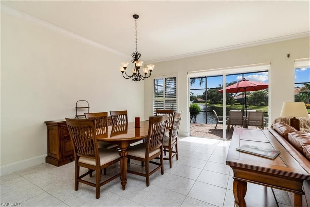 963 Fountain Run, Naples, FL 34119-10