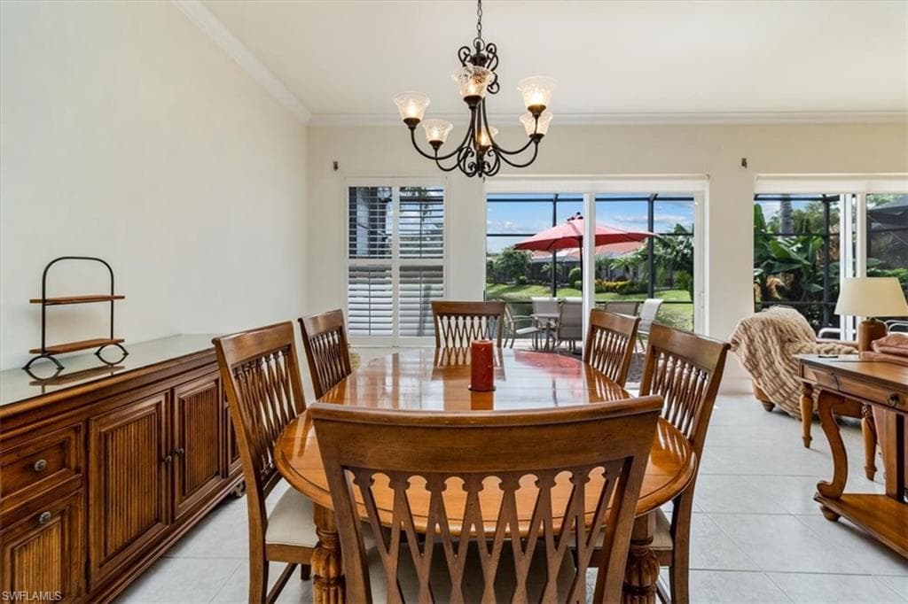 963 Fountain Run, Naples, FL 34119-12