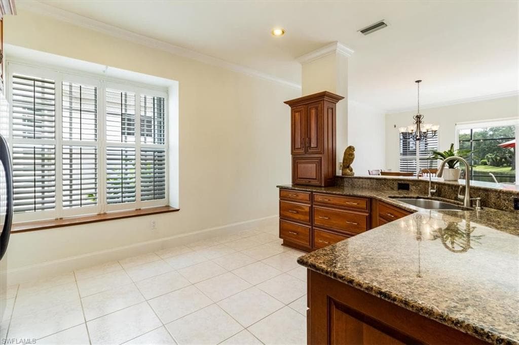 963 Fountain Run, Naples, FL 34119-14
