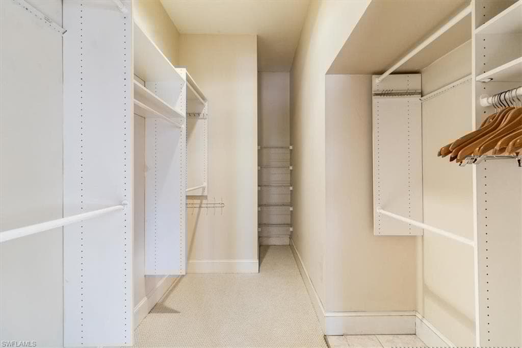 963 Fountain Run, Naples, FL 34119-22