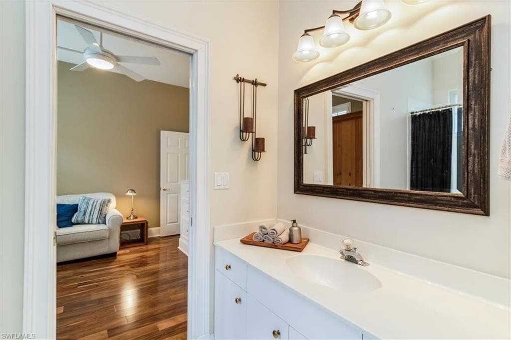 963 Fountain Run, Naples, FL 34119-26