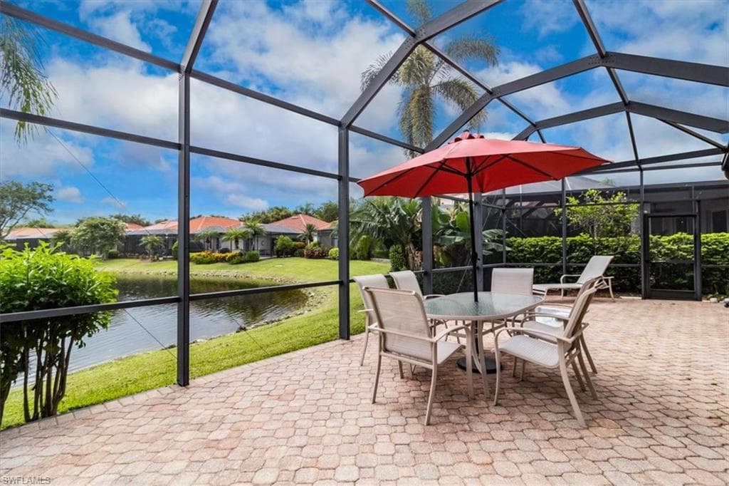 963 Fountain Run, Naples, FL 34119-4