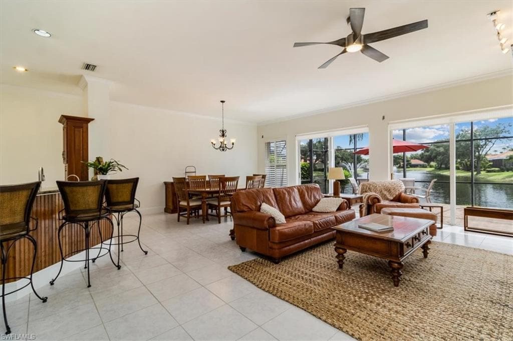 963 Fountain Run, Naples, FL 34119-5