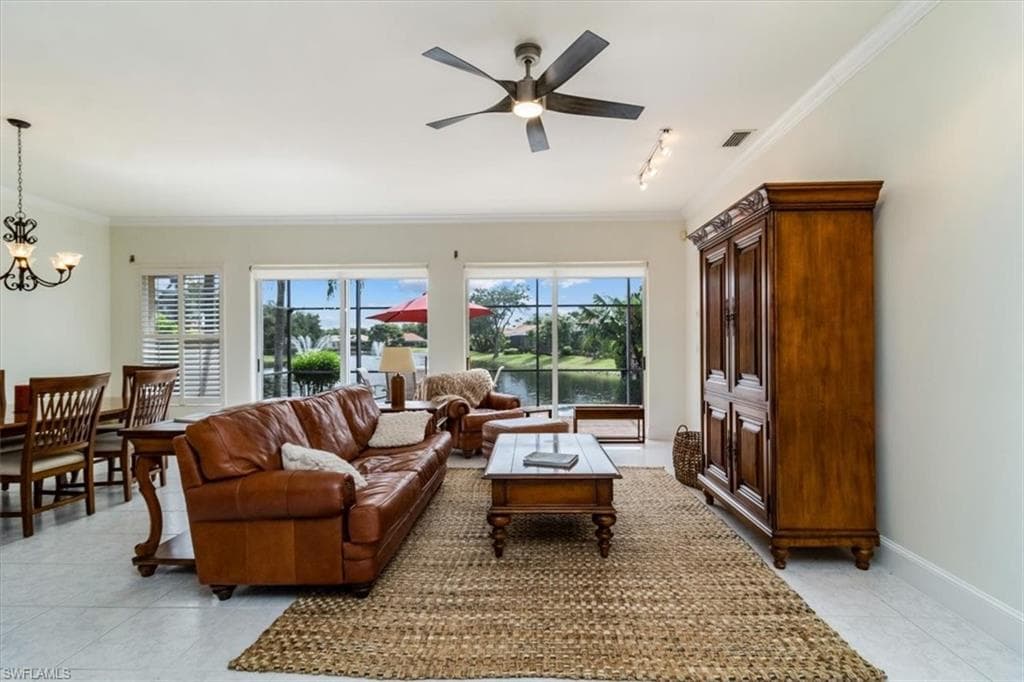 963 Fountain Run, Naples, FL 34119-6