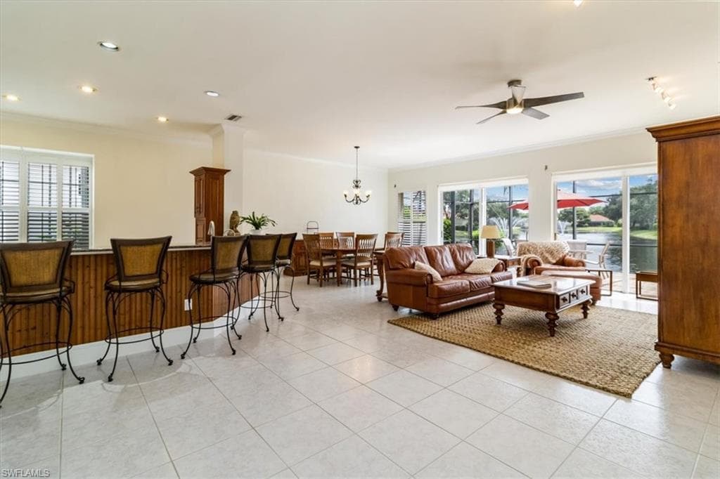 963 Fountain Run, Naples, FL 34119-7