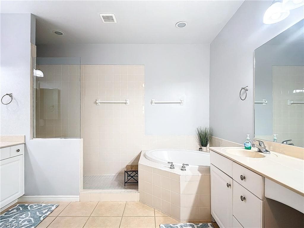 12854 Carrington Cir 204, Naples, FL 34105-21