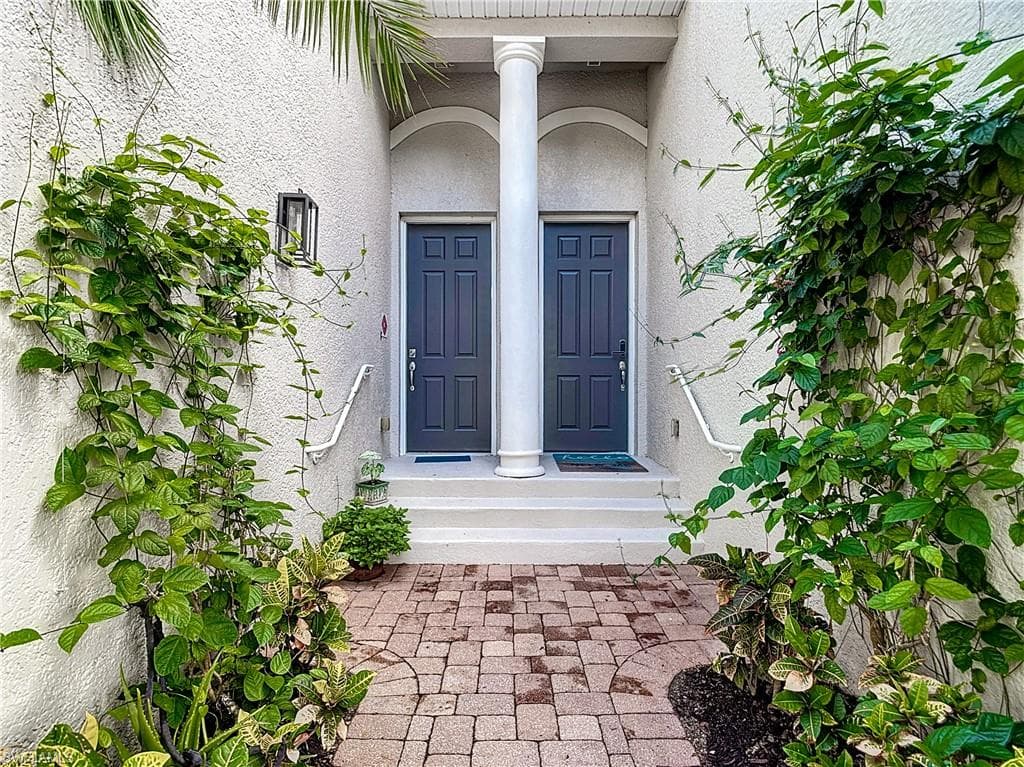 12854 Carrington Cir 204, Naples, FL 34105-34
