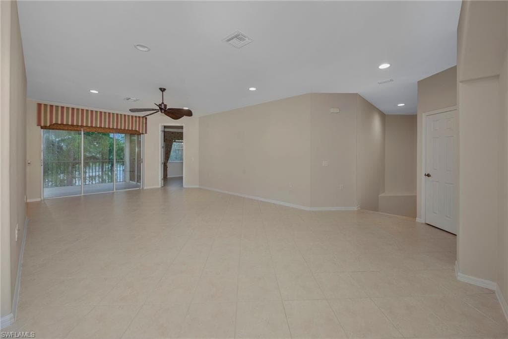 3962 Bishopwood Ct W 201, Naples, FL 34114-4