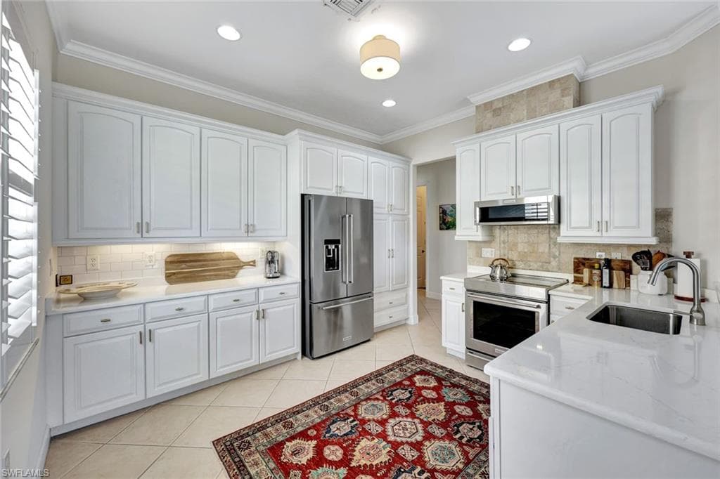 3971 Jasmine Lake Cir, Naples, FL 34119-9