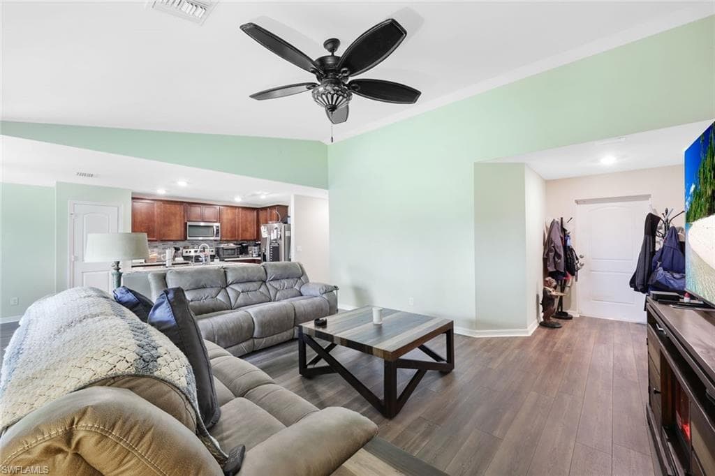3620 38th Ter, Cape Coral, FL 33993-6