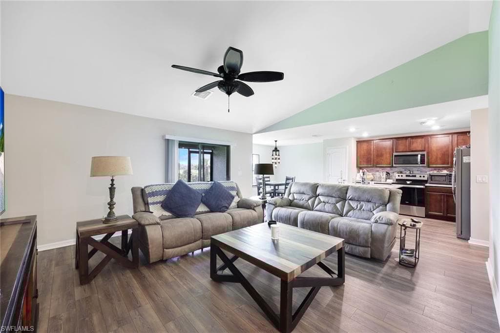 3620 38th Ter, Cape Coral, FL 33993-7