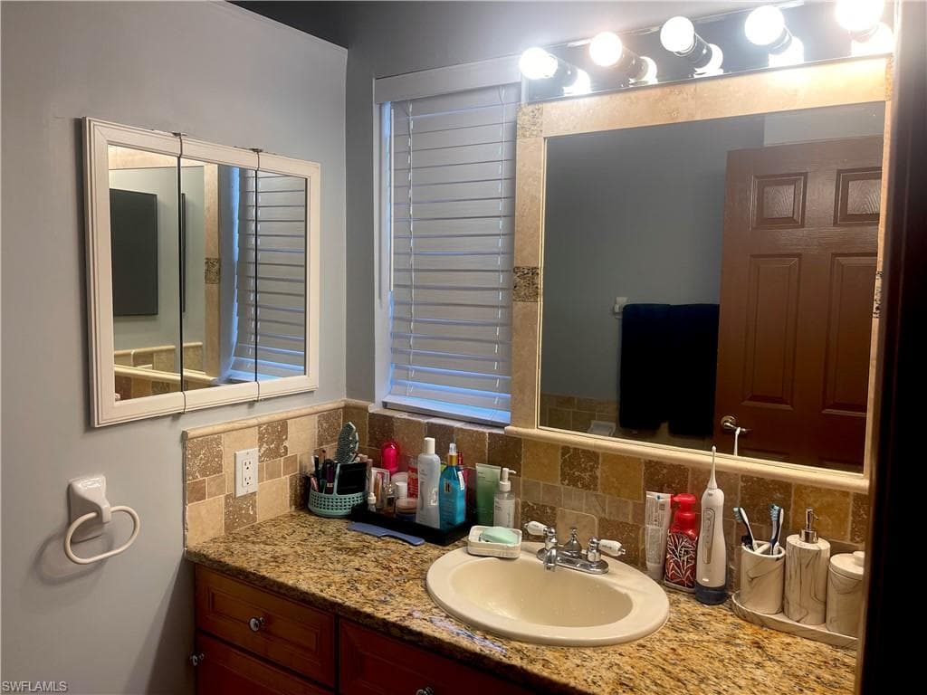 5930 Lancewood Way, Naples, FL 34116-13