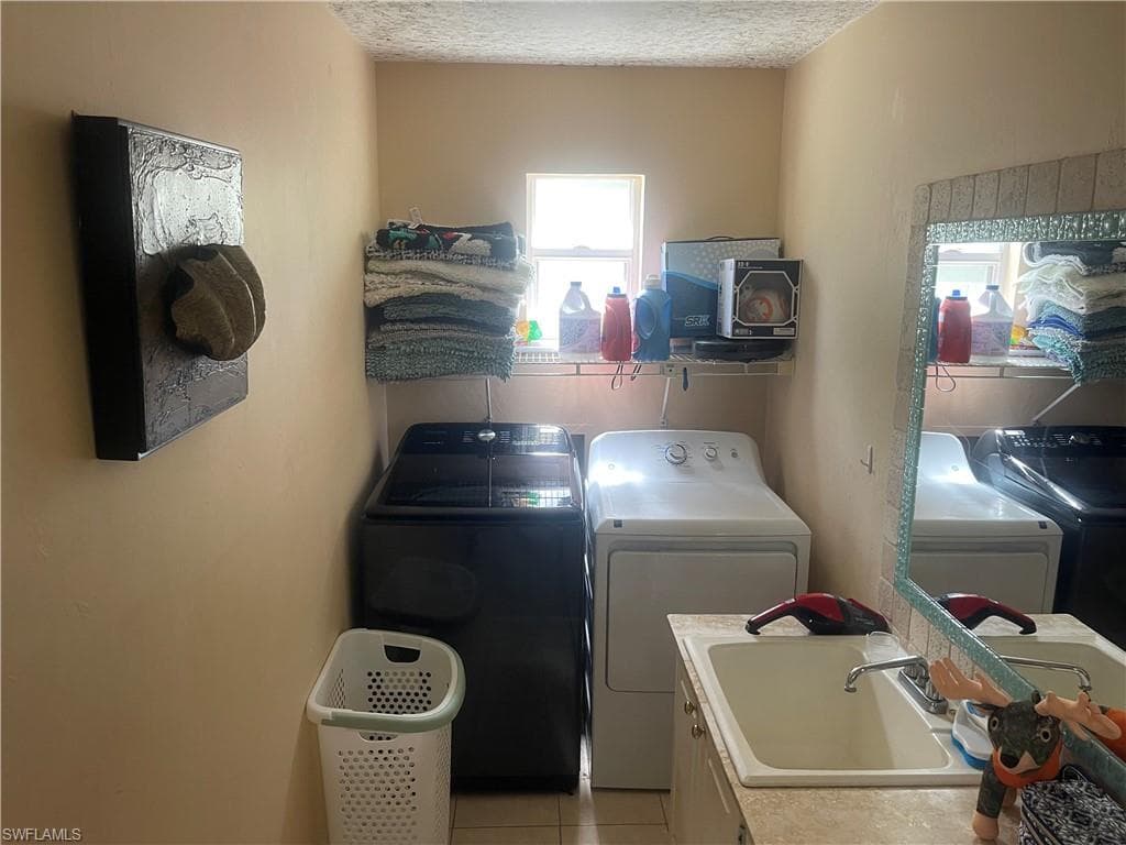 5930 Lancewood Way, Naples, FL 34116-23