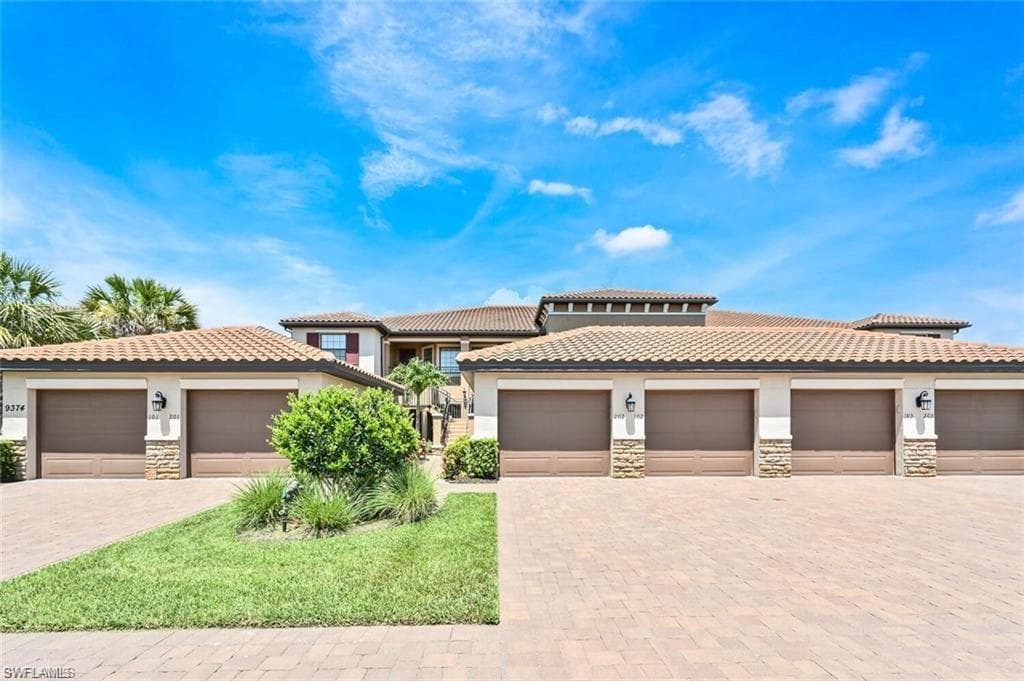 9374 Pocida Ct 102, Naples, FL 34119-19